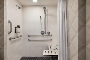Crowne Plaza Louisville Airport Expo Ctr by IHG